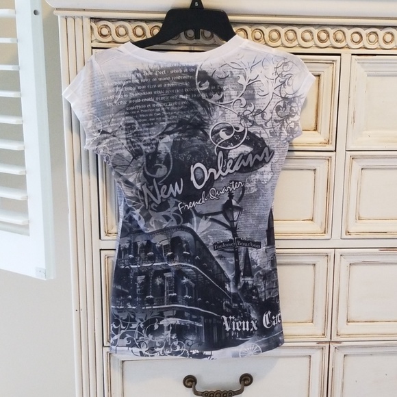 Top - Picture 2 of 2